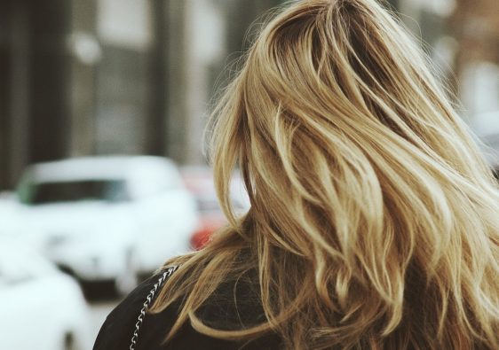 Comment choisir la coupe de cheveux idéale selon votre âge